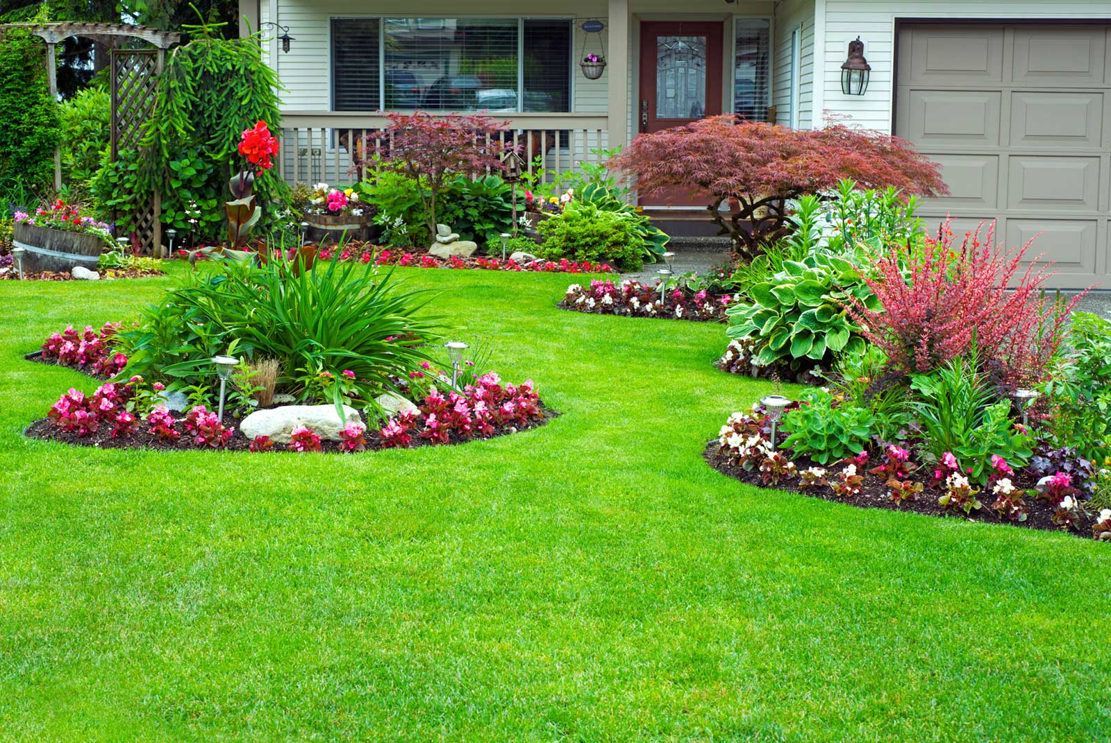 Slide-.Residential-Lawn-Maintenance